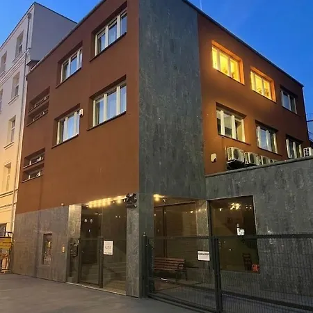 Flow & Hostel